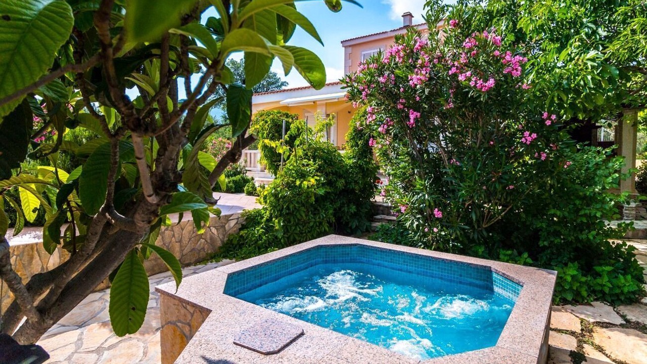 Photo of Outdoor in Rudine