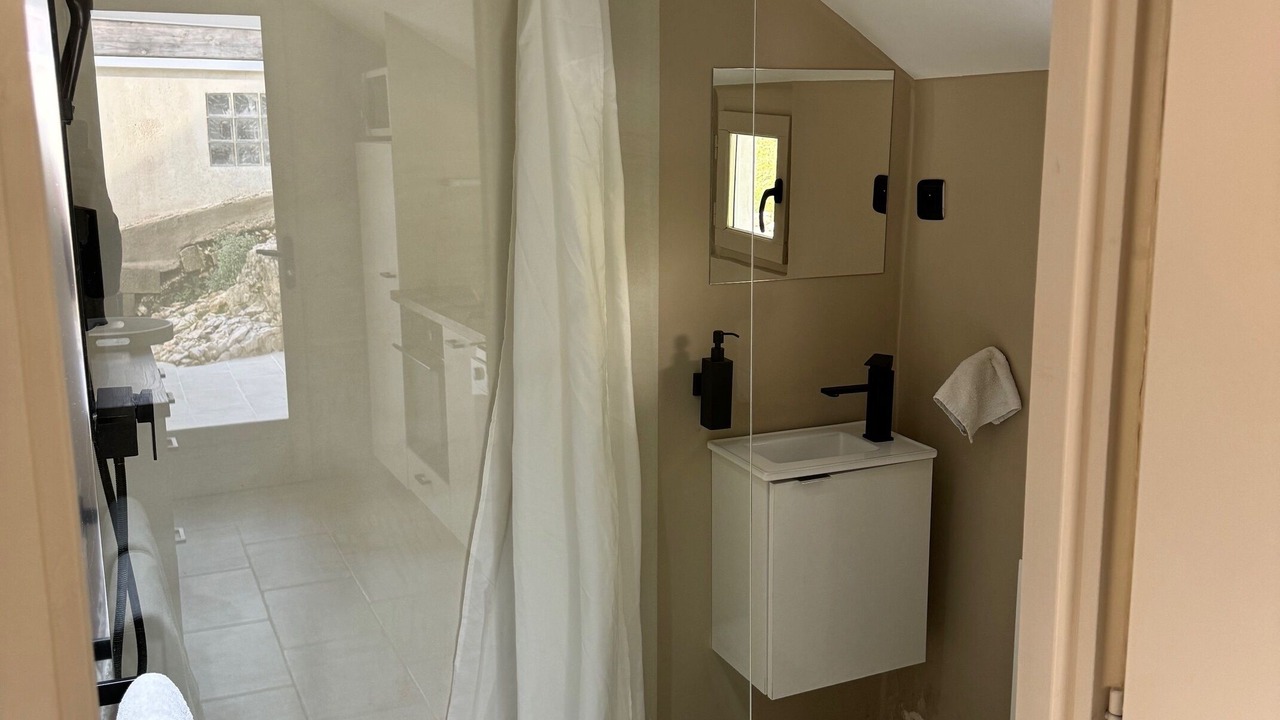 Photo of Bathroom in Rochefort-sur-Nenon