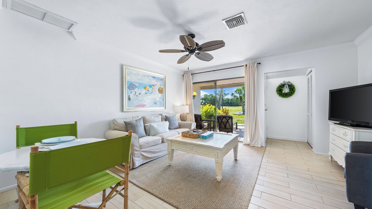 Photo of Livingroom in Bunker Oaks