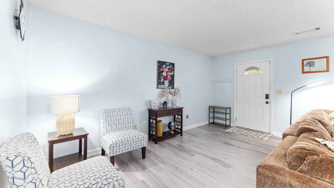 Photo of Livingroom in Scottdale