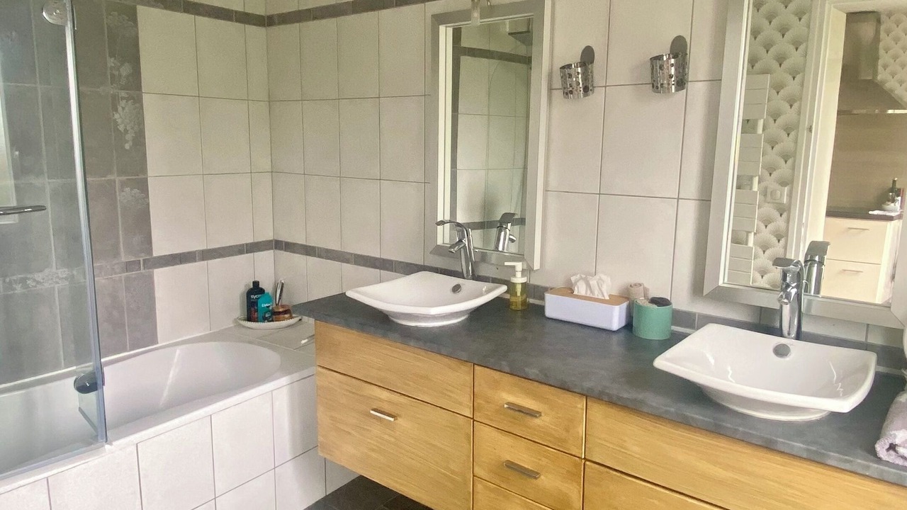 Photo of Bathroom in Charleville-Mezieres