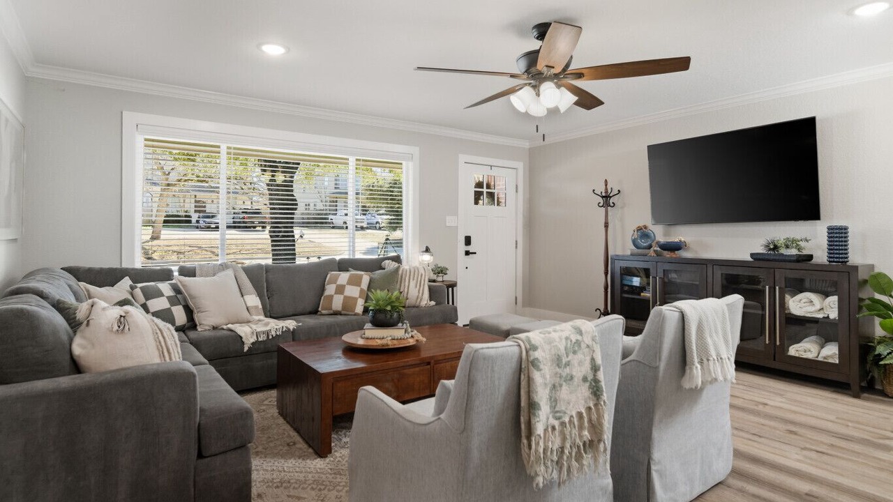 Photo of Livingroom in College Station