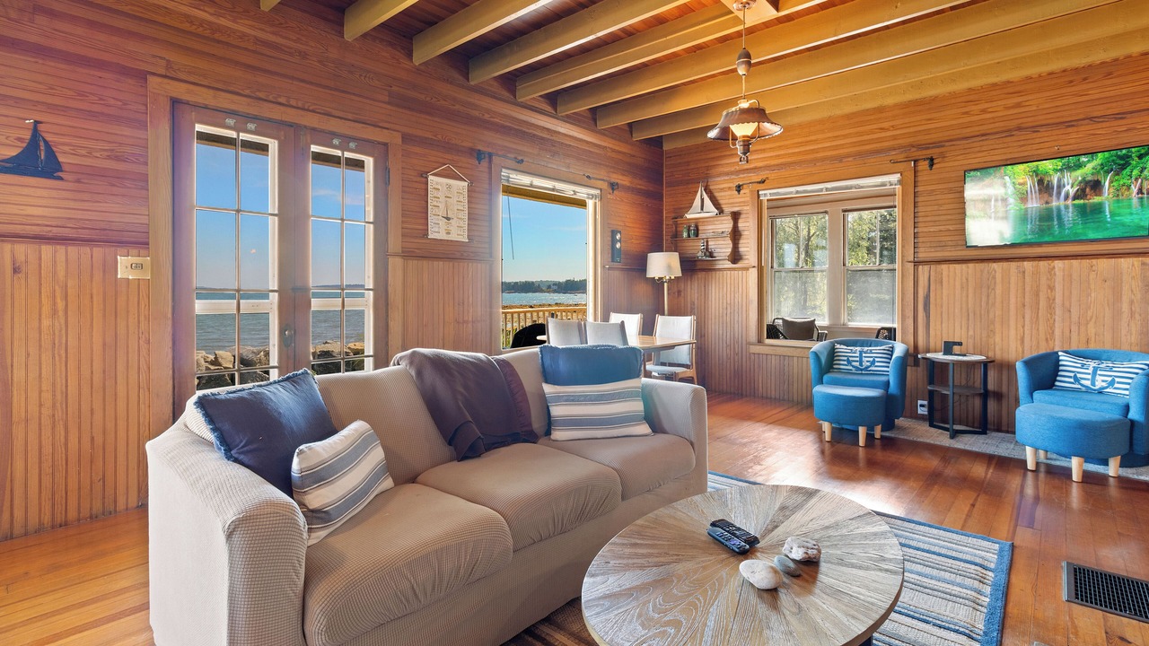 Photo of Livingroom in Owls Head