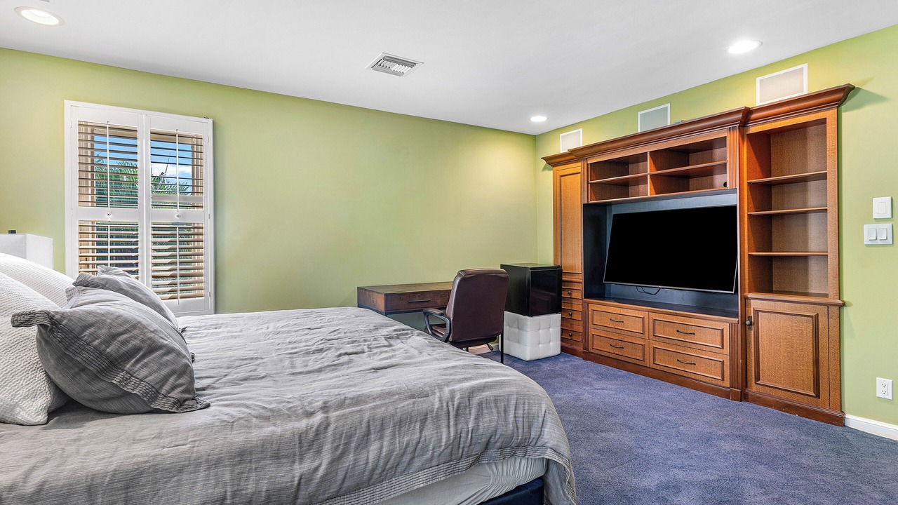 Photo of Bedroom in Tropic Isle
