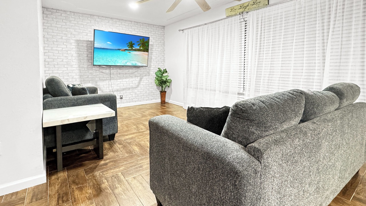 Photo of Livingroom in Biggs Field