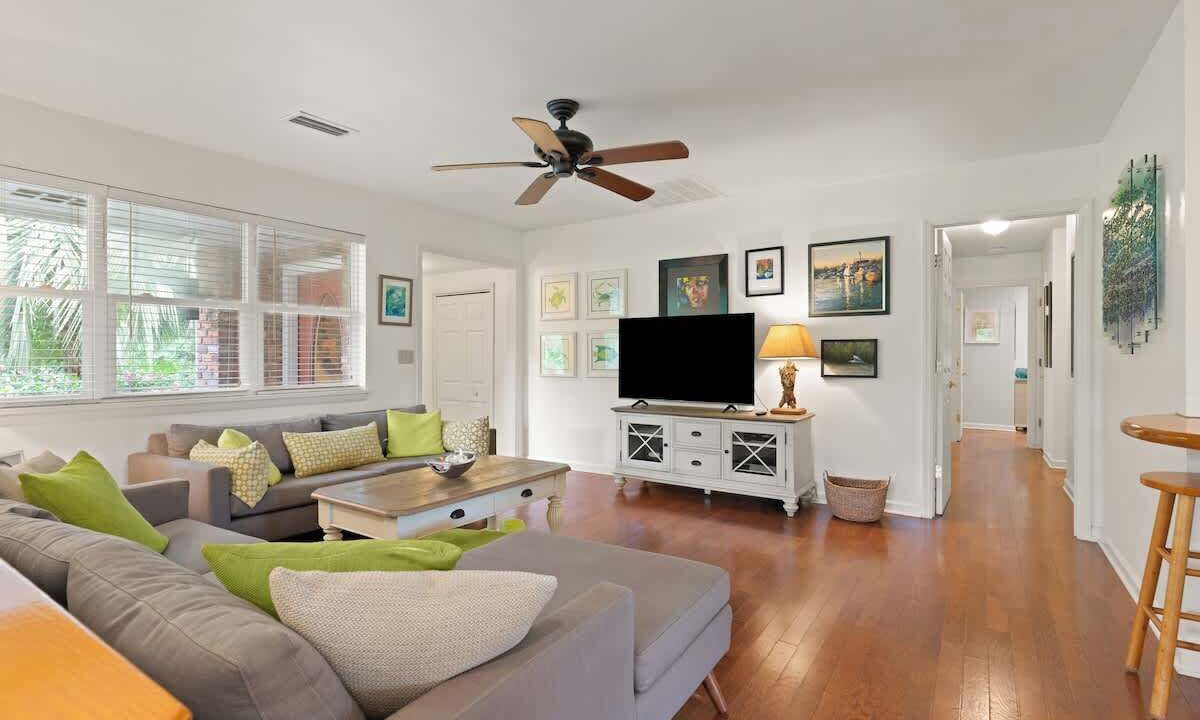 Photo of Livingroom in Saint Simons Heights