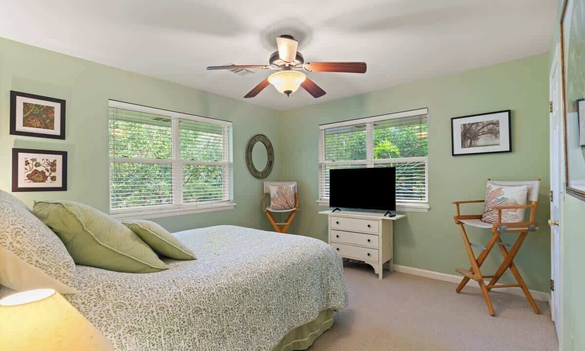Photo of Bedroom in Saint Simons Heights