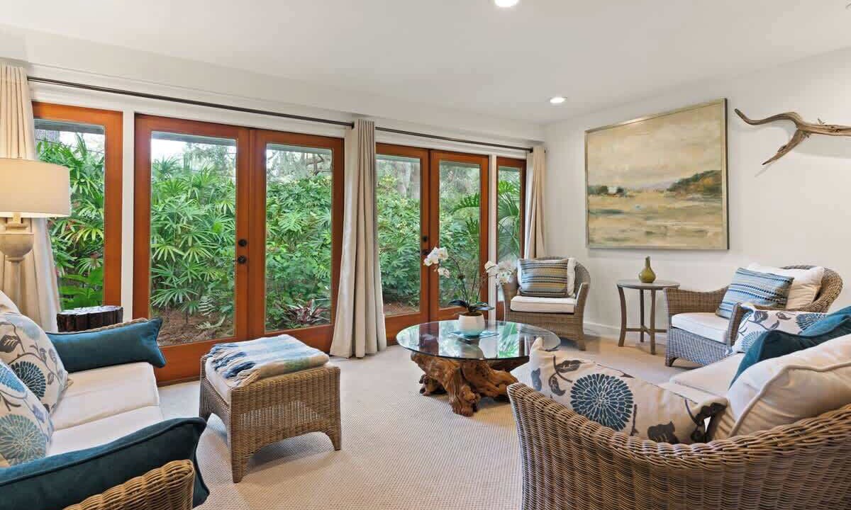 Photo of Livingroom in Saint Simons Heights