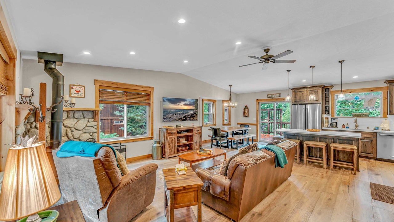 Photo of Livingroom in Kingswood Estates