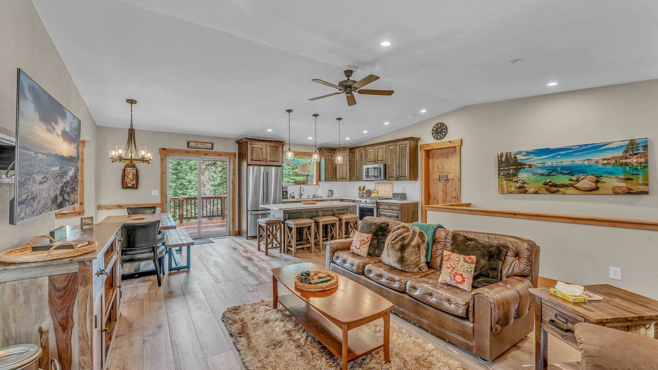 Photo of Livingroom in Kingswood Estates