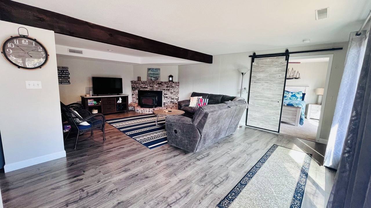 Photo of Livingroom in Sunrise Beach