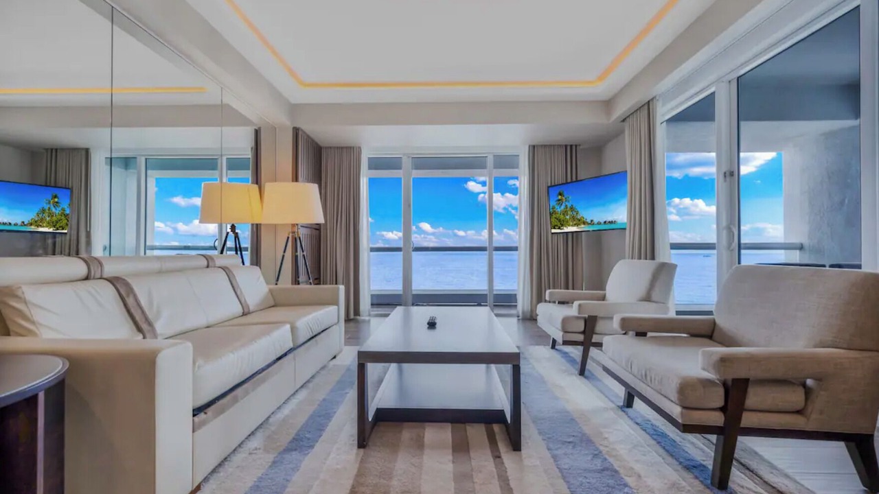 Photo of Livingroom in Central Beach