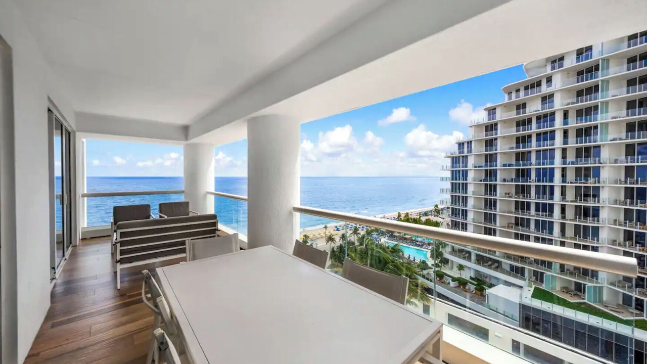 Photo of Patio Balcony in Central Beach