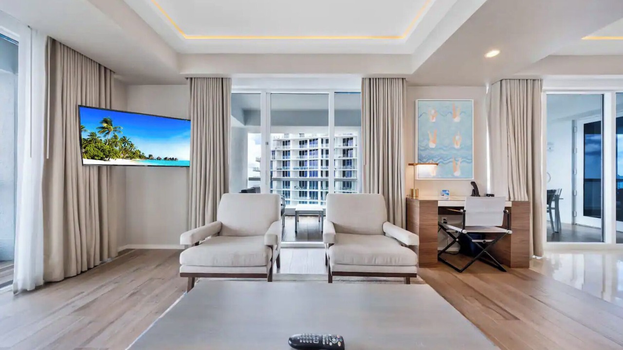Photo of Livingroom in Central Beach
