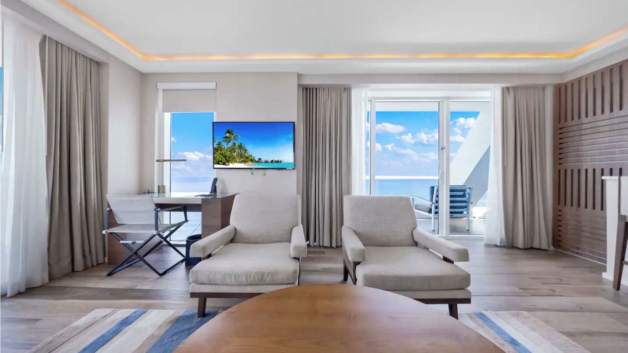 Photo of Livingroom in Central Beach