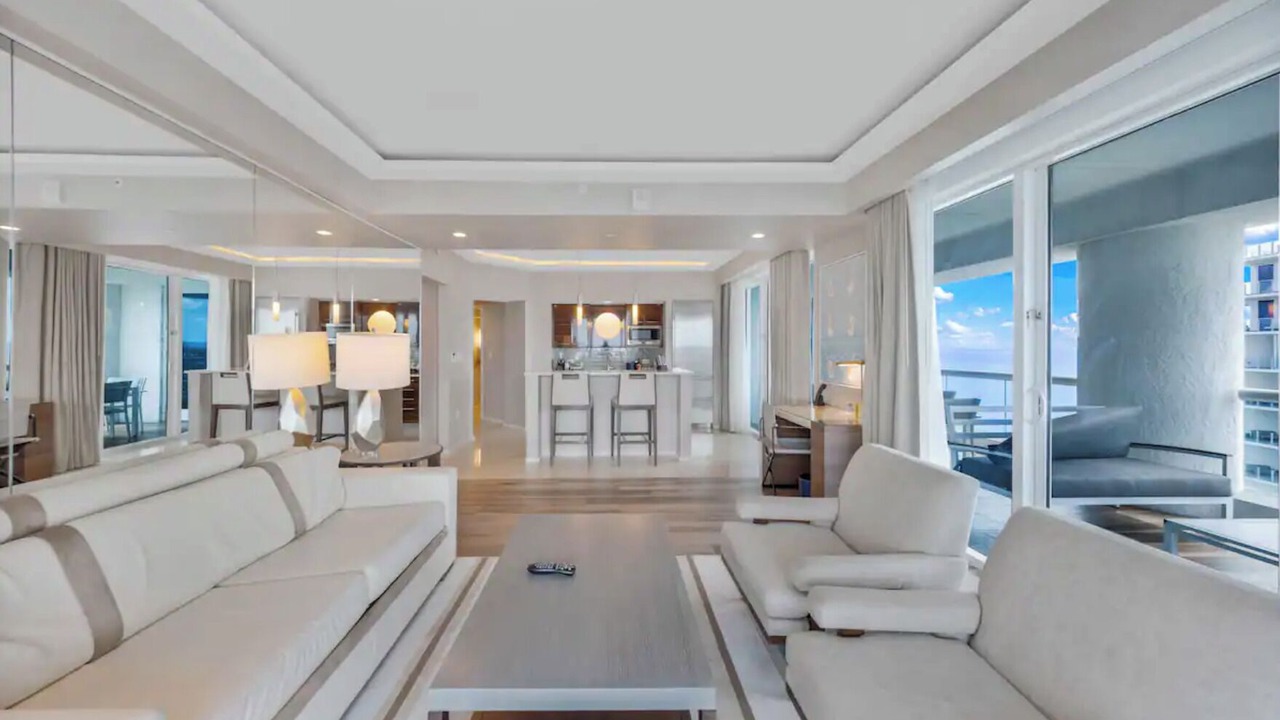 Photo of Livingroom in Central Beach