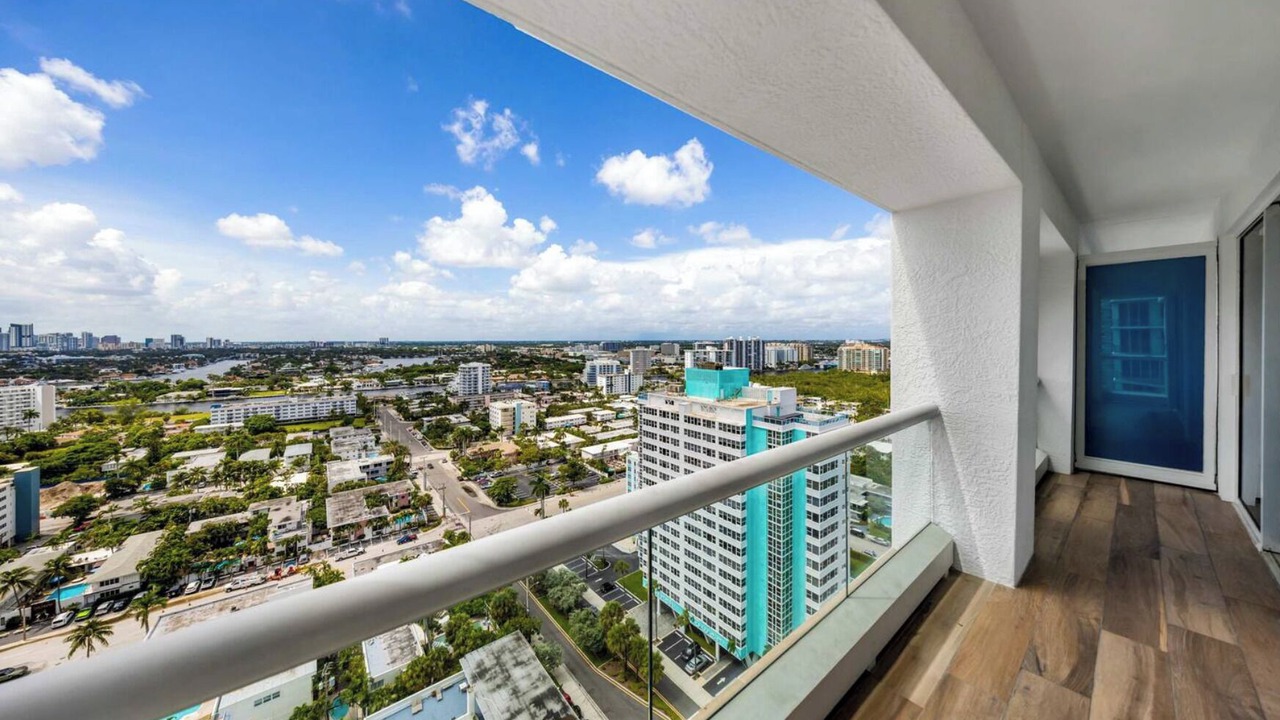 Photo of Patio Balcony in Central Beach