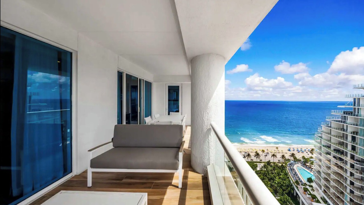 Photo of Patio Balcony in Central Beach