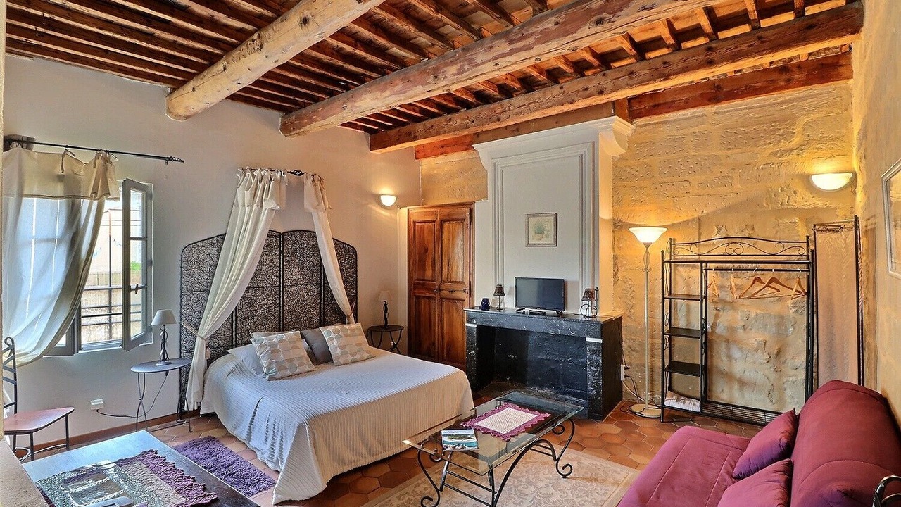 Photo of Bedroom in Montaren-et-Saint-Mediers