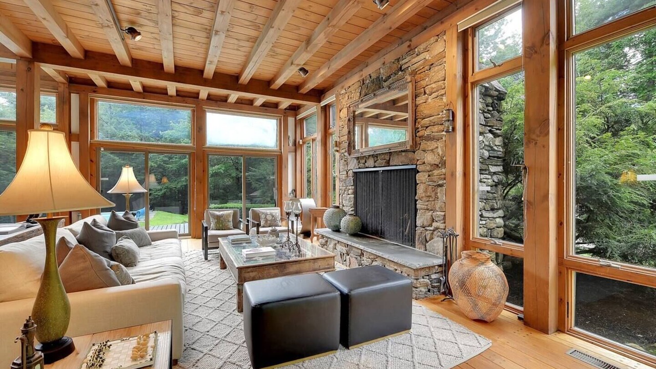 Photo of Livingroom in Becket