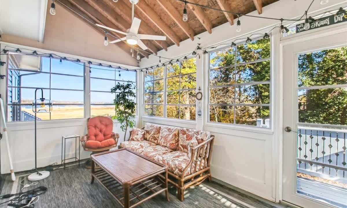 Photo of Livingroom in Selby-on-the-Bay