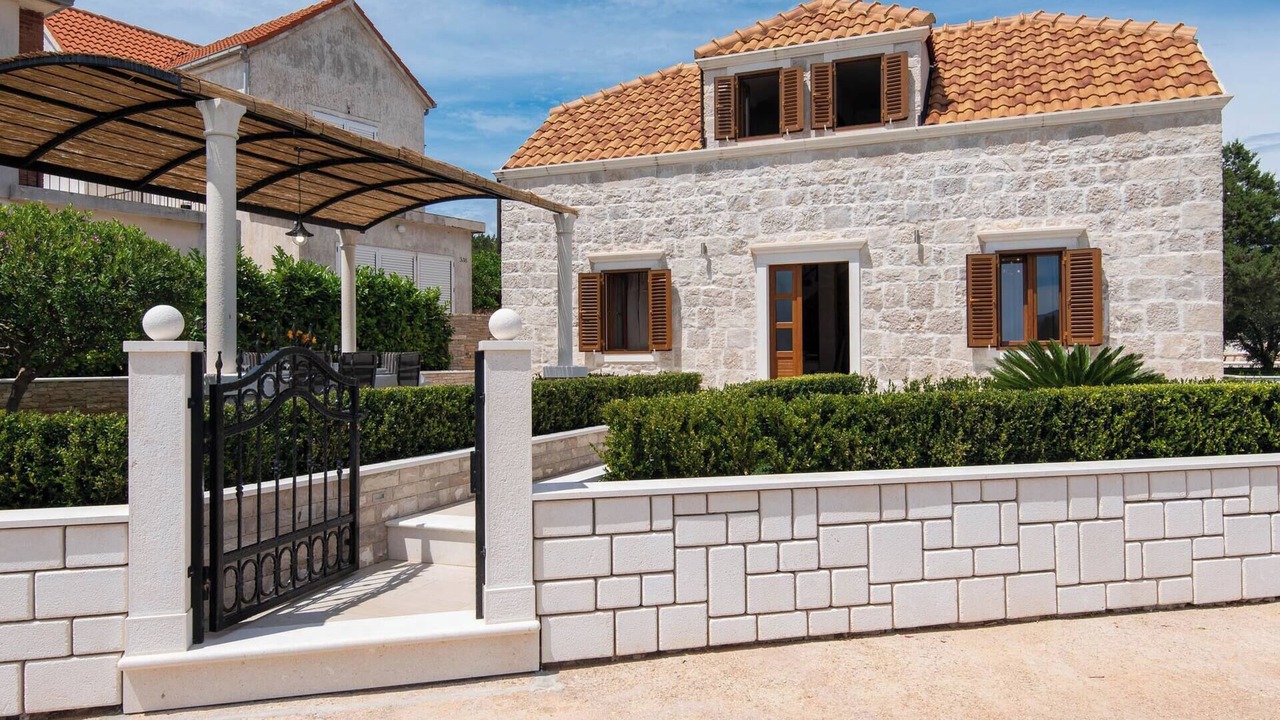 Photo of Outdoor in Loviste