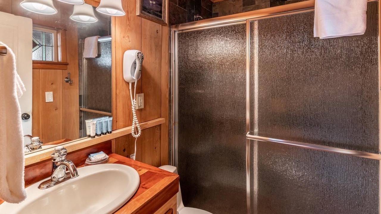 Photo of Bathroom in Ponca