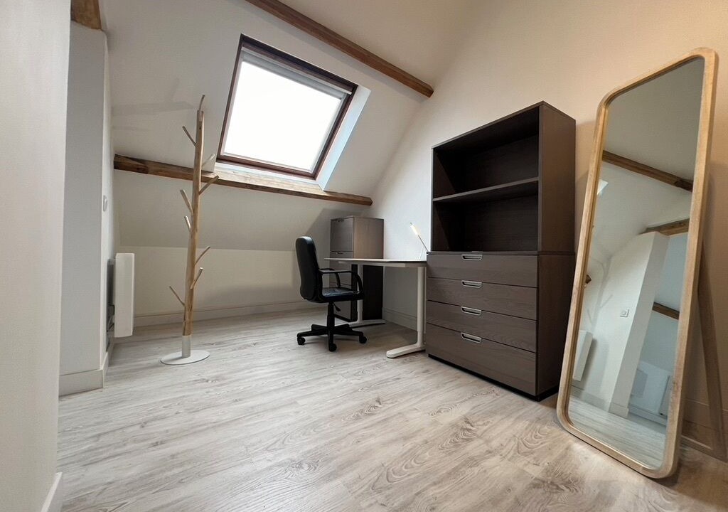 Photo of Others in Sens