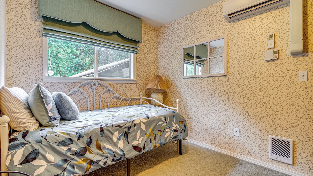 Photo of Bedroom in Darrington