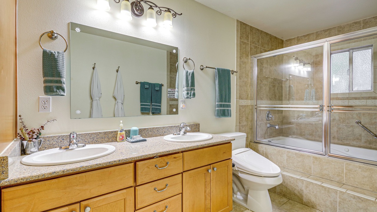 Photo of Bathroom in Darrington