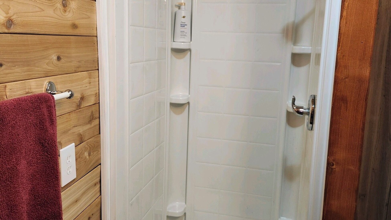 Photo of Bathroom in Oroville