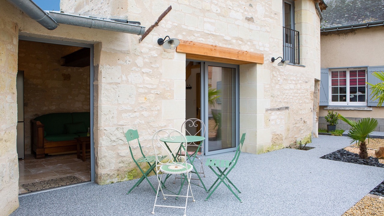 Photo of Outdoor in Distre