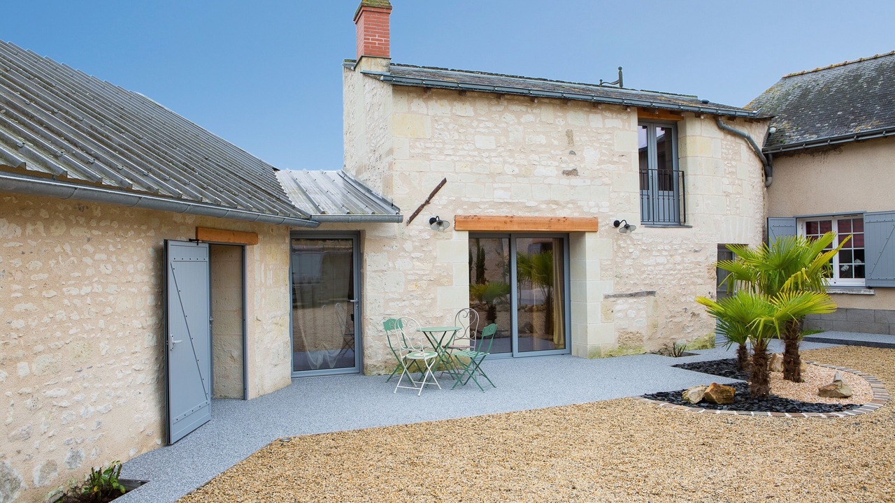 Photo of Outdoor in Distre