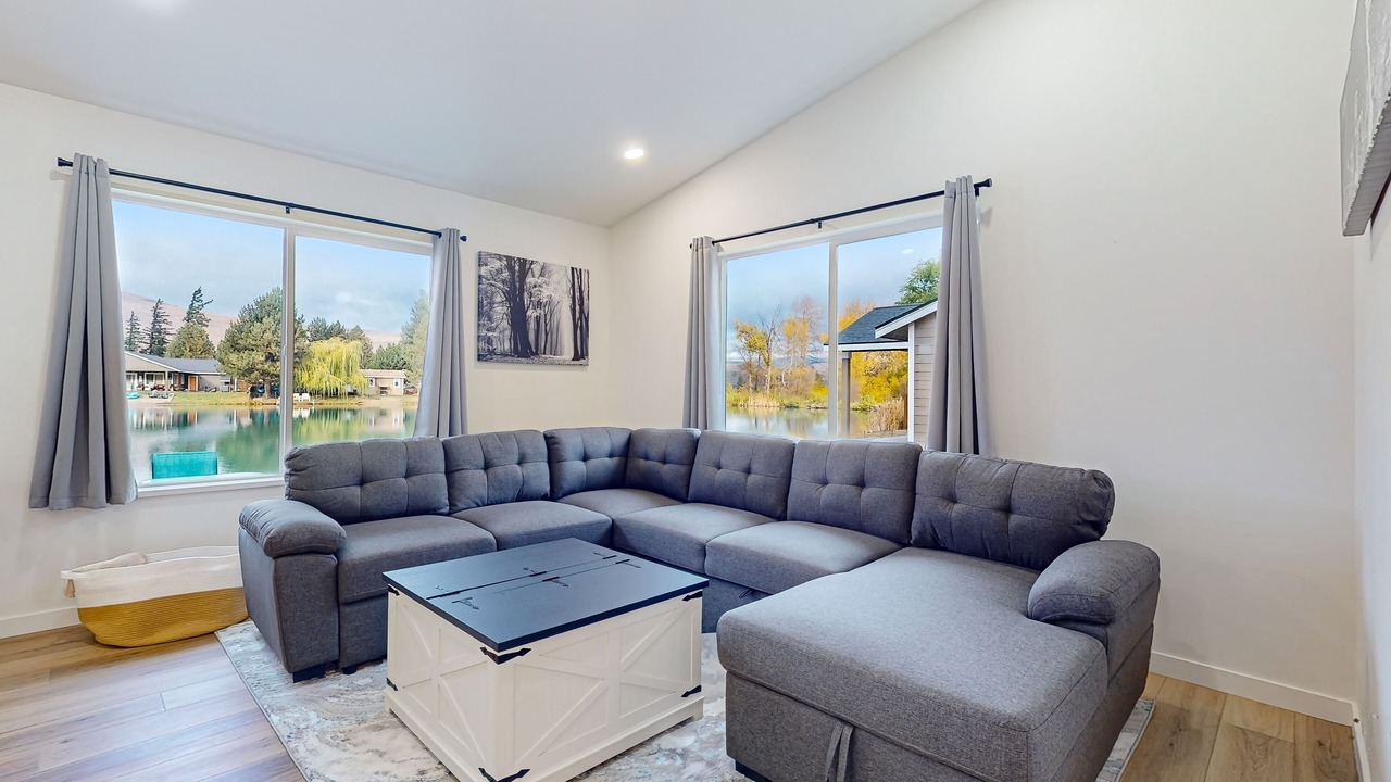 Photo of Livingroom in Cle Elum