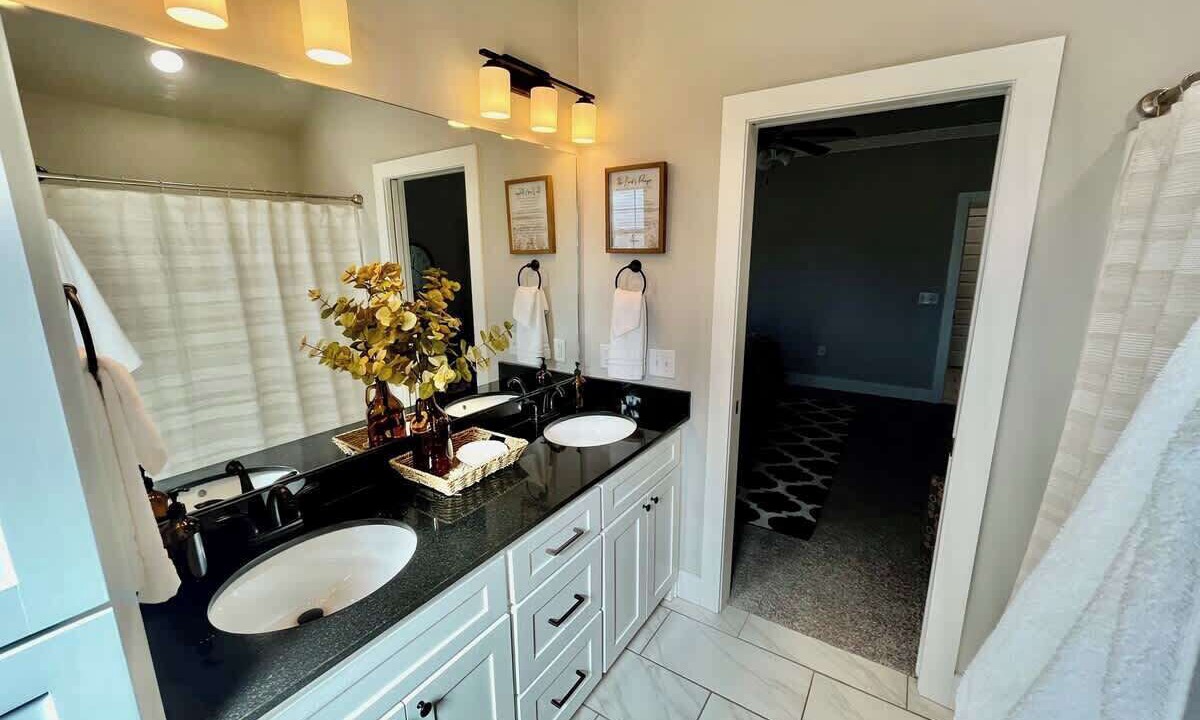 Photo of Bathroom in Siloam Springs