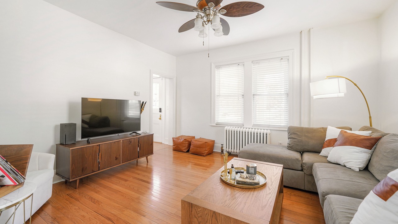 Photo of Livingroom in Middle Hope