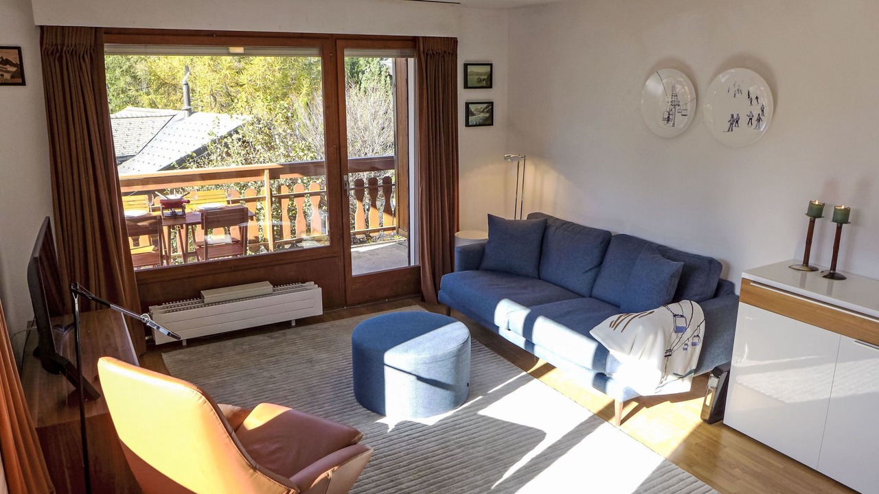 Photo of Livingroom in Lens