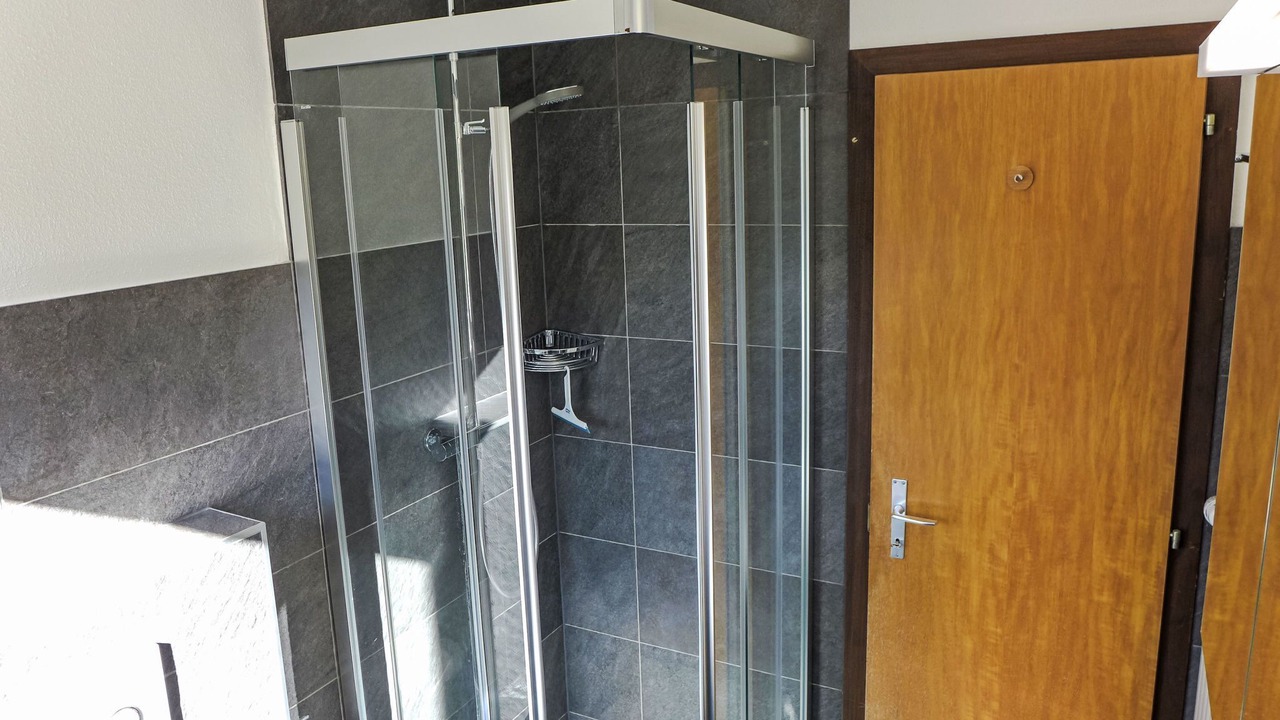 Photo of Bathroom in Lens