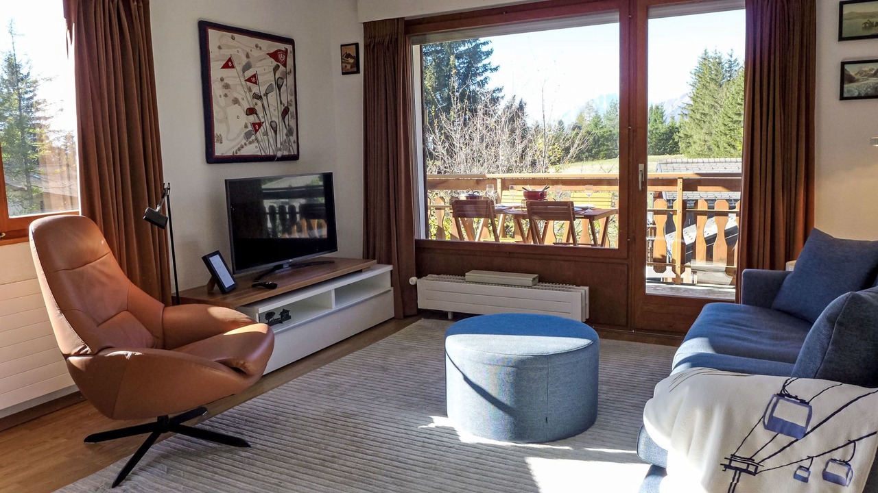Photo of Livingroom in Lens