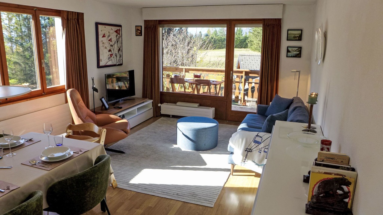 Photo of Livingroom in Lens