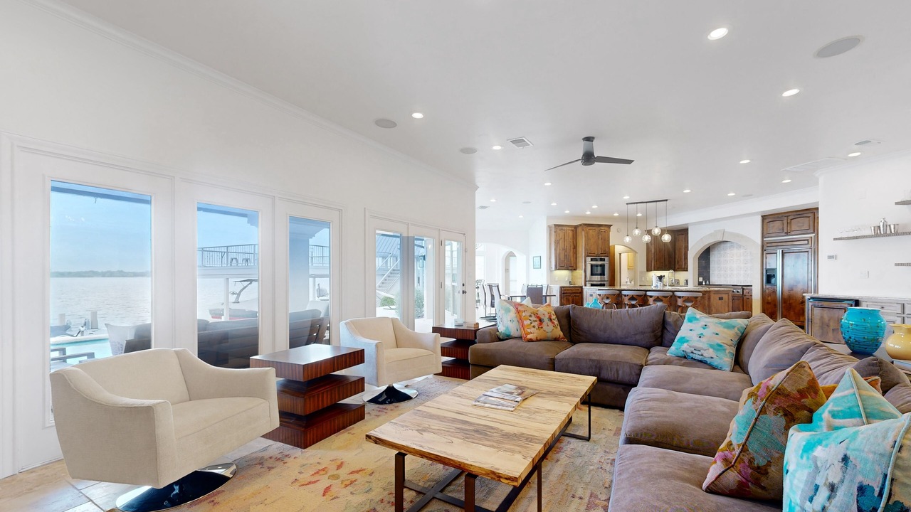 Photo of Livingroom in Horseshoe Bay West