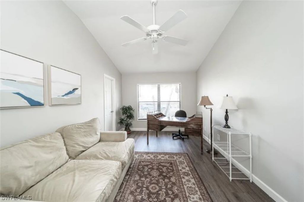 Photo of Livingroom in Riverbend Country Club