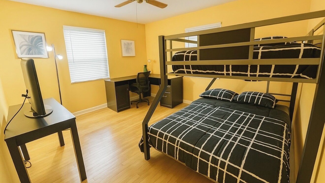 Photo of Bedroom in Euclid