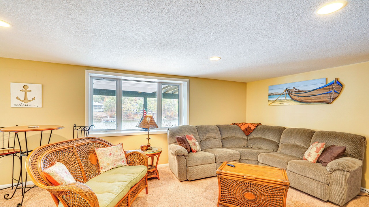 Photo of Livingroom in Osage Beach