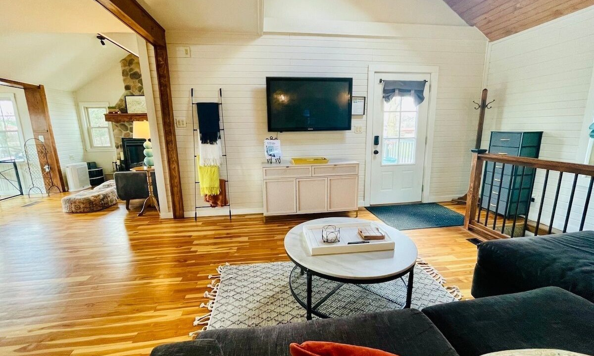 Photo of Livingroom in Momence