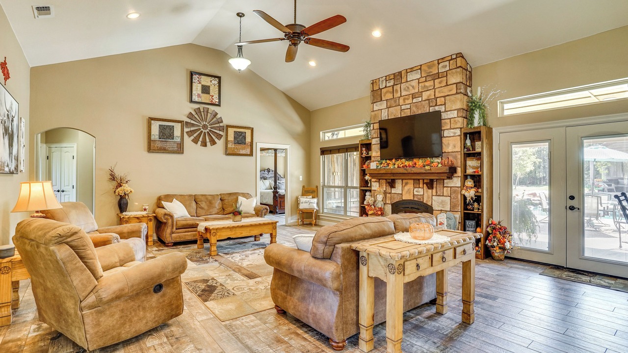 Photo of Livingroom in Stephenville