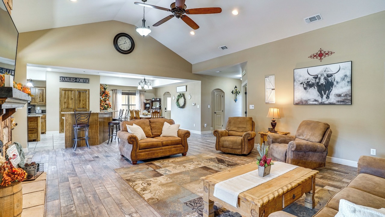 Photo of Livingroom in Stephenville