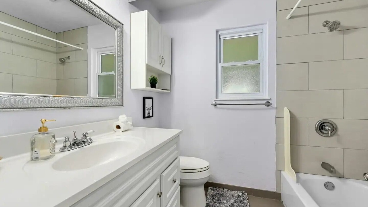 Photo of Bathroom in Parker Lane