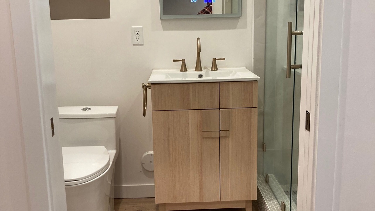 Photo of Bathroom in Hollywood Heights