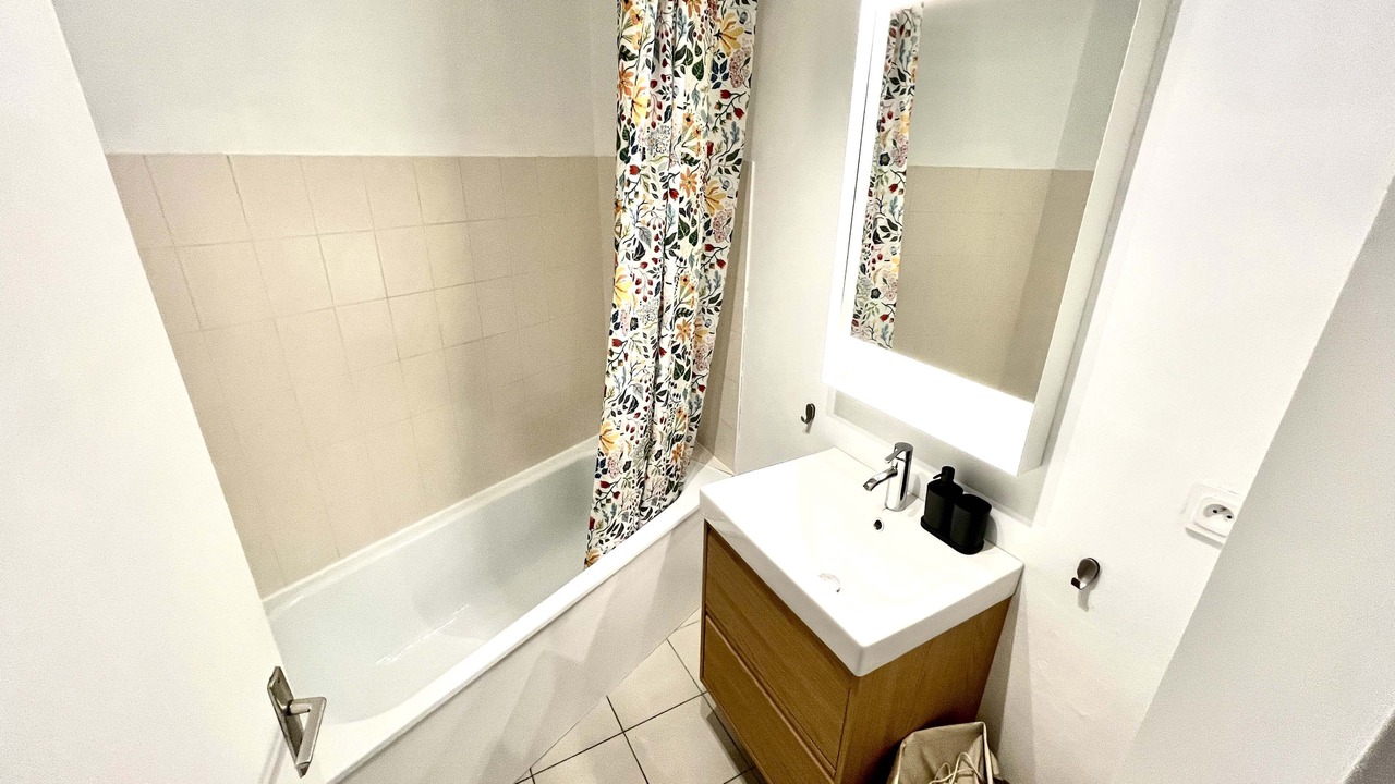 Photo of Bathroom in Celleneuve